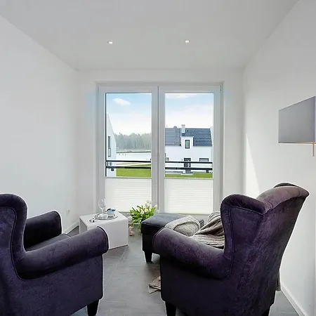 Am Yachthafen In Peenemunde