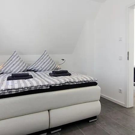 Am Yachthafen In Feriehus Peenemunde