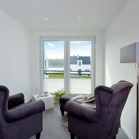 Am Yachthafen In * Peenemunde