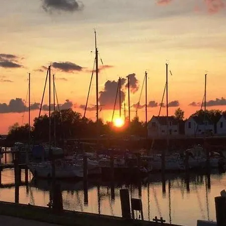 Am Yachthafen In Feriehus *