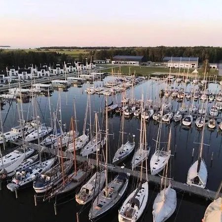 Am Yachthafen In Ferienhaus