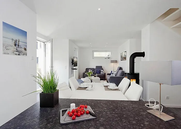 Am Yachthafen In Peenemunde