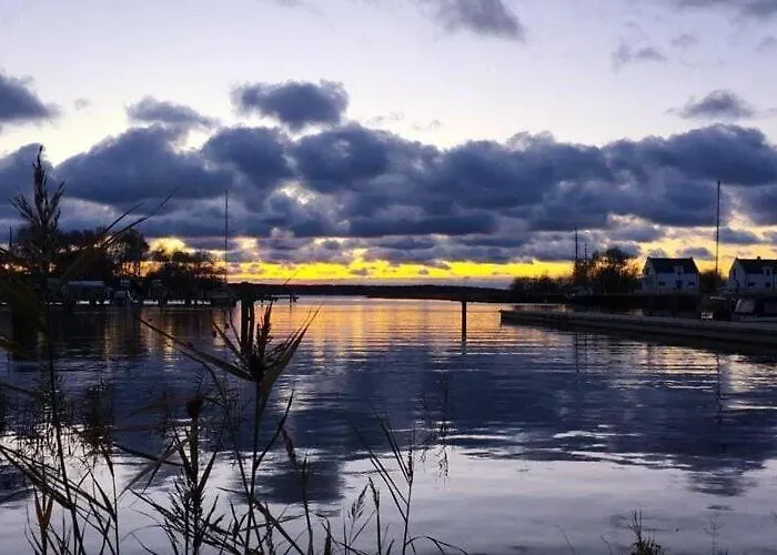 Am Yachthafen In * Peenemunde