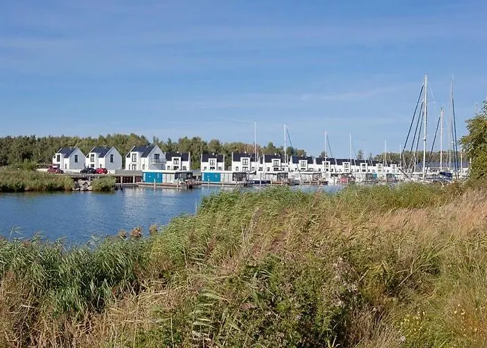 Vakantiehuis Am Yachthafen In *